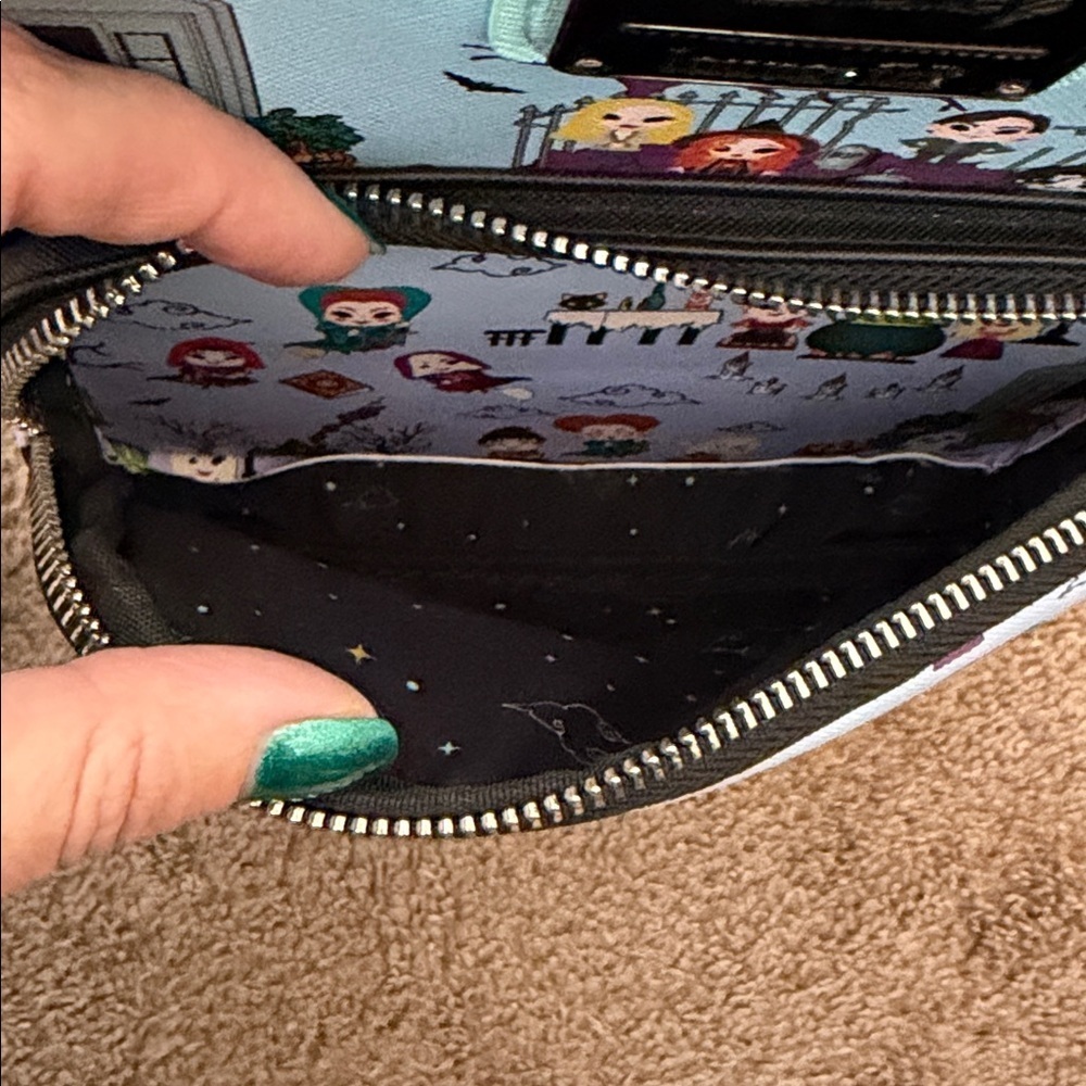 Loungefly x Hocus Pocus Mini Backpack - Picture 6 of 8